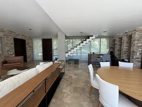 Casa en Ayres de Pilar