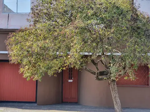 Vivienda apta 2/3familias  particular o comercial