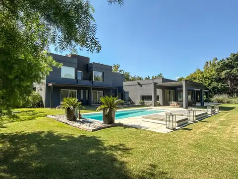 Casa en venta, 4 dormitorios en Pilar - Altos Del Pilar, oportunidad, con parrilla