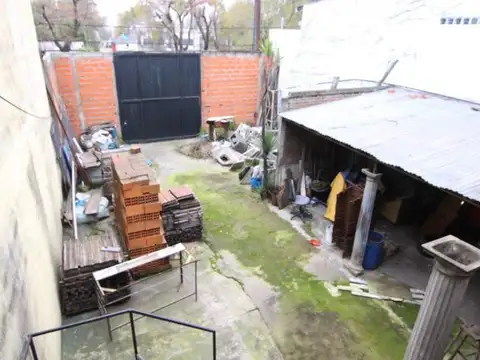 Avenida Rolon al 1300 entre Sucre y Pje de Jardin