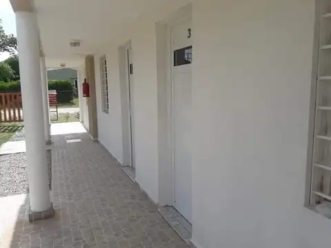 Casa 2 ambientes con 1 baño