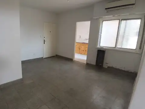 MUY BUEN DEPTO DE 2 AMB CON BAJAS EXPENSAS