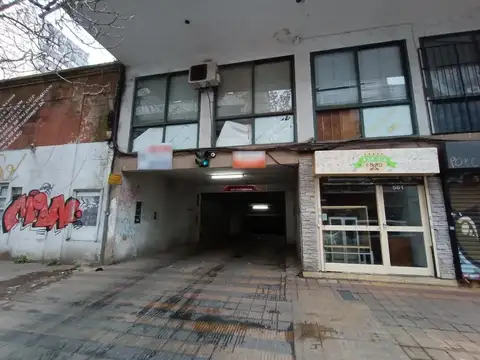 Cochera en venta en La Plata