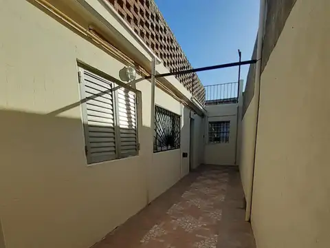 Gobernador Freyre  al 6500