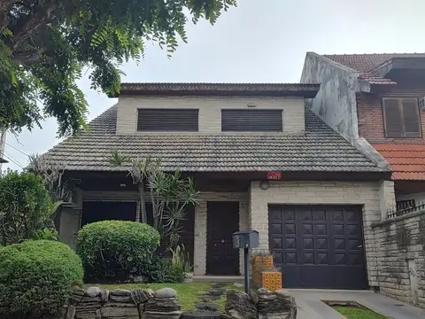 Hermoso Chalet - Acepta Permuta