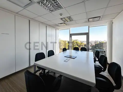 Oficina de categoría en Vte López con excelente acceso en VENTA