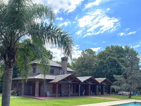 IMPORTANTE PROPIEDAD EN FUNES