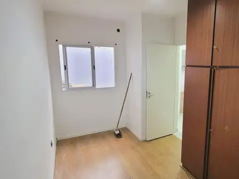 Departamento tipo casa en venta en Castelar Sur