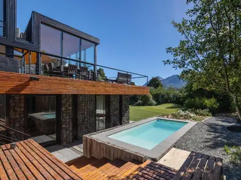 Excelente y unica Casa estilo contemporaneo en Arelauquen Bariloche