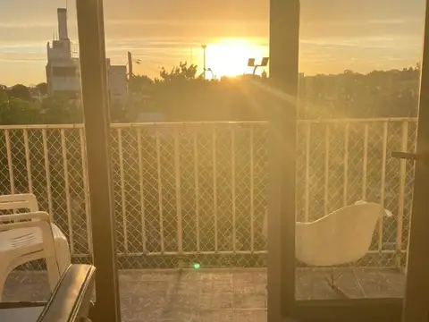 Excelente depto 3 amb, semipiso frente, súper luminoso, regia ubicación