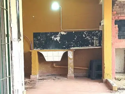 Casa en Venta con 3 cocheras