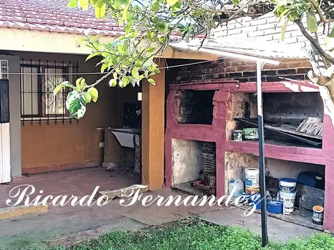 Casa en Venta con 3 cocheras