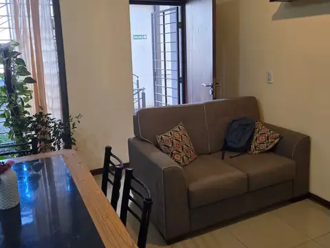 Depto Tipo Casa en Alquiler de 1 dormitorio