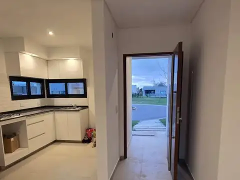 Casa 3 ambientes con 3 baños