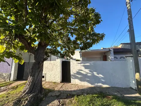 Excelente lote entre caminos