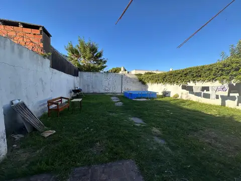 Excelente lote entre caminos