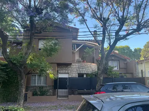 Casa en Martinez, muy liminosa, renovada 3 Dorm, escritorio, jardin 