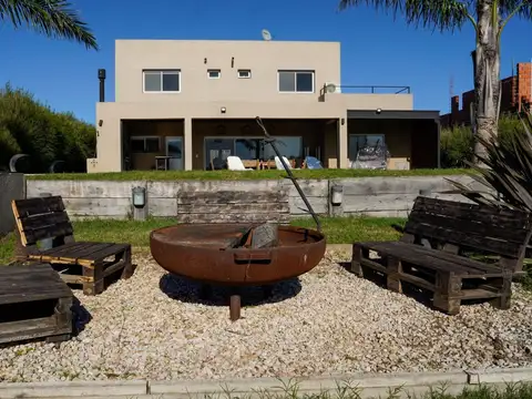 Casa en Venta en Countries y Barrios Cerrados en Pilar, USD 330.000