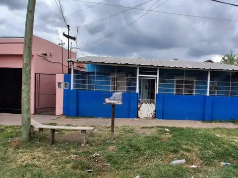 CASA 4 AMBIENTES EN V.AMELIA MERLO
