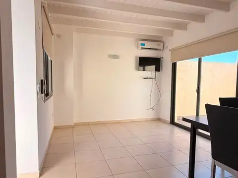 Departamento en Alquiler en Coronel Dorrego, $ 610.000