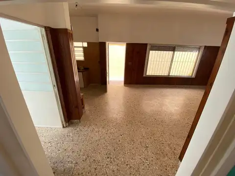 Depto Tipo Casa en Alquiler 40 años