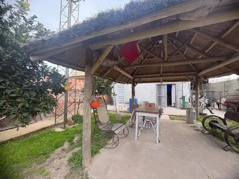 Casa en Venta con 3 cocheras