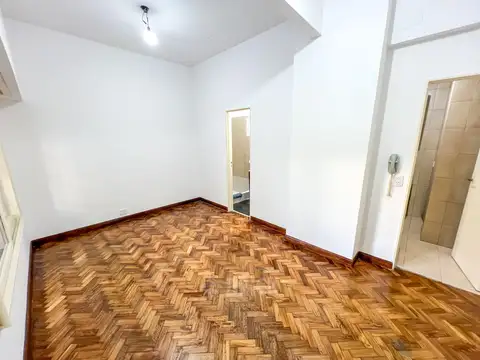 AUSTRIA AL 2500 - SIN EXPENSAS TODO A NUEVO PATIO IMPECABLE TODO SOL