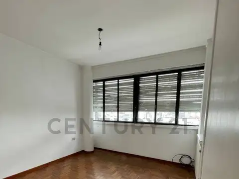 55 entre 7 y 8 600, Piso 0