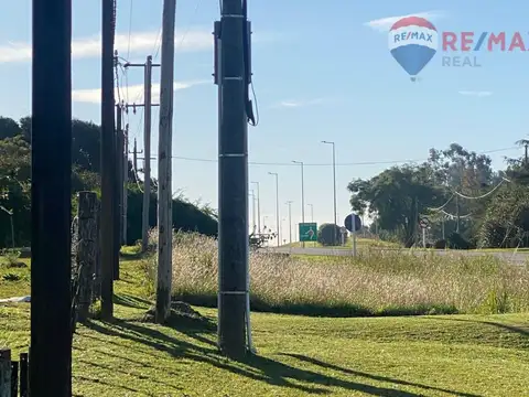 Chacra 2 ha en Venta casa+predio, a min de Carmelo