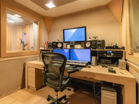 Estudio de Grabación , 6 ambientes en coghlan, Lote propio.