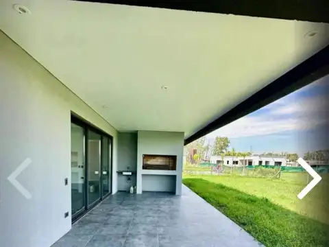 Casa en venta - 4 Dormitorios 3 Baños - Cochera - 190Mts2 - Canning