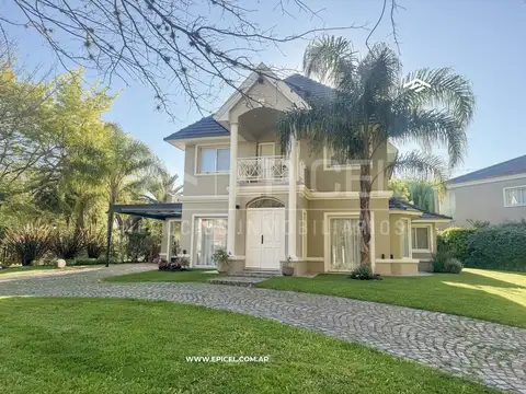 VENTA CASA EN SOLAR DEL BOSQUE CANNING