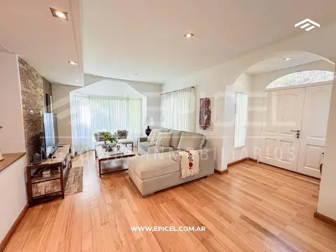 Casa 5 ambientes con 2 baños