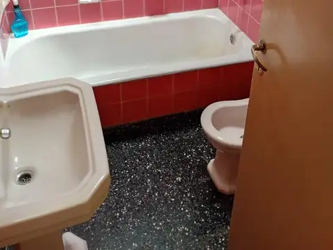 Depto Tipo Casa en Venta 60 años