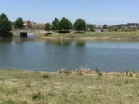 VENTA TERRENO A LA LAGUNA - BARRIO SAN SEBASTIAN