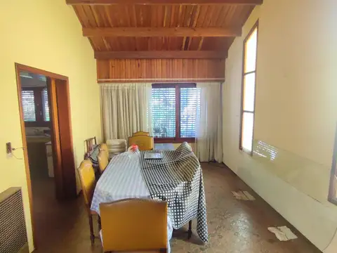 Casa en Venta con 4 cocheras