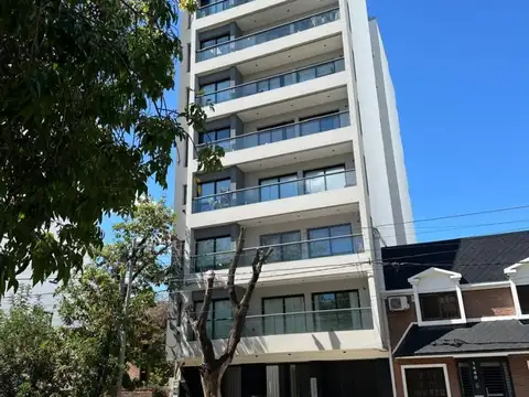 Venta  Departamento 2 dormitorios con cochera La Plata