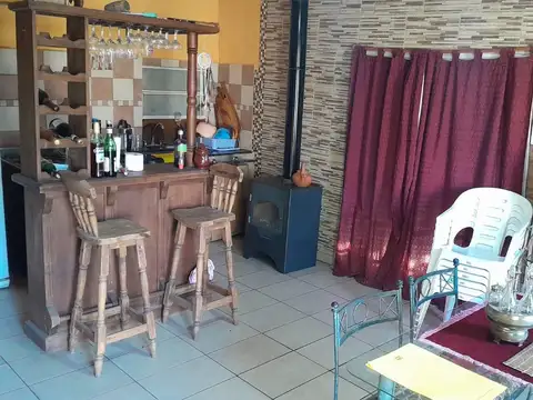Casa 3 ambientes con 1 baño