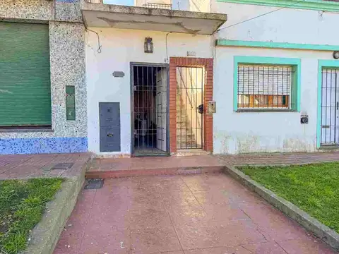 VENTA PH 3 AMBIENTES A RECICLAR INDEPENDIENTE.