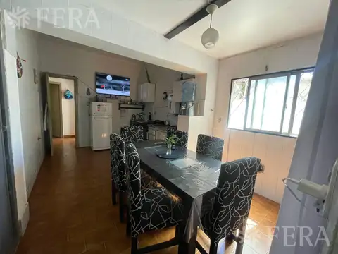 Venta de casa 4 ambientes con cochera en Wilde