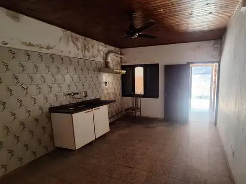 Casa 2 ambientes con 1 baño