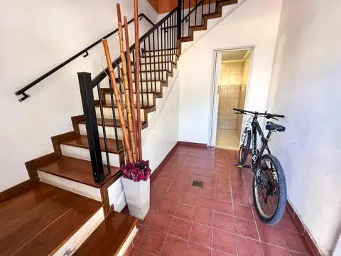 Casa 3 dormitorios con pileta, quincho, galpon Rueda 4100