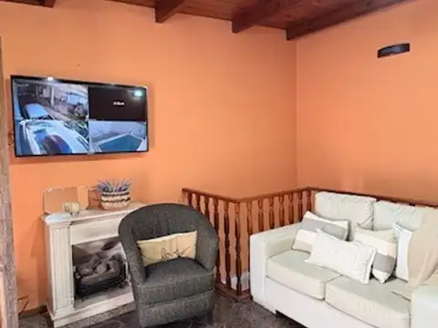 Casa 4 ambientes con 2 baños