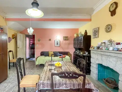 Depto Tipo Casa en Venta 50 años