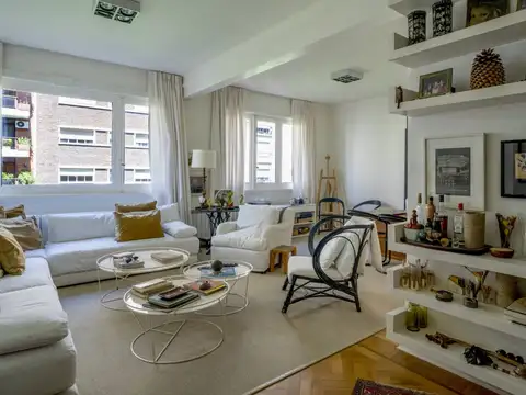 Av. Quintana 400, Piso 5