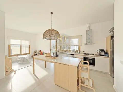 Casa en Venta de 195 m² sobre Lote de 2.270 m² a Estrenar con Vista al Golf en Everlinks, Luján 100