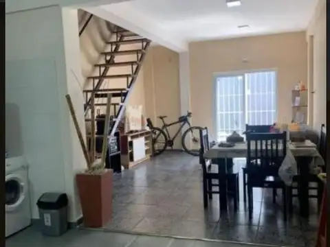 Depto Tipo Casa 2 ambientes con 1 baño