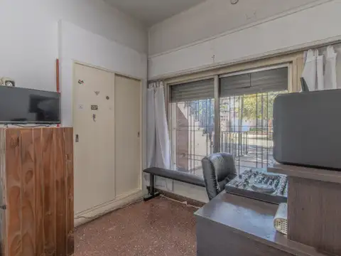 VENTA DE PH 3 AMBIENTES CON PATIO Y ENTRADA INDEPENDIENTE EN VERSALLES