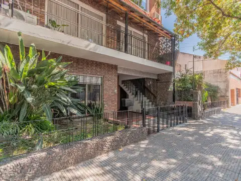 Depto Tipo Casa en Venta 50 años