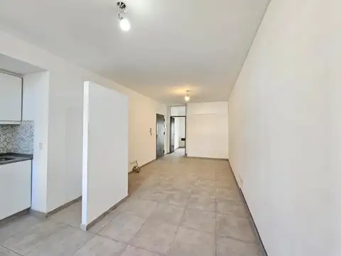 Dos ambientes con balcón, patio y cochera  en alquiler! Saavedra